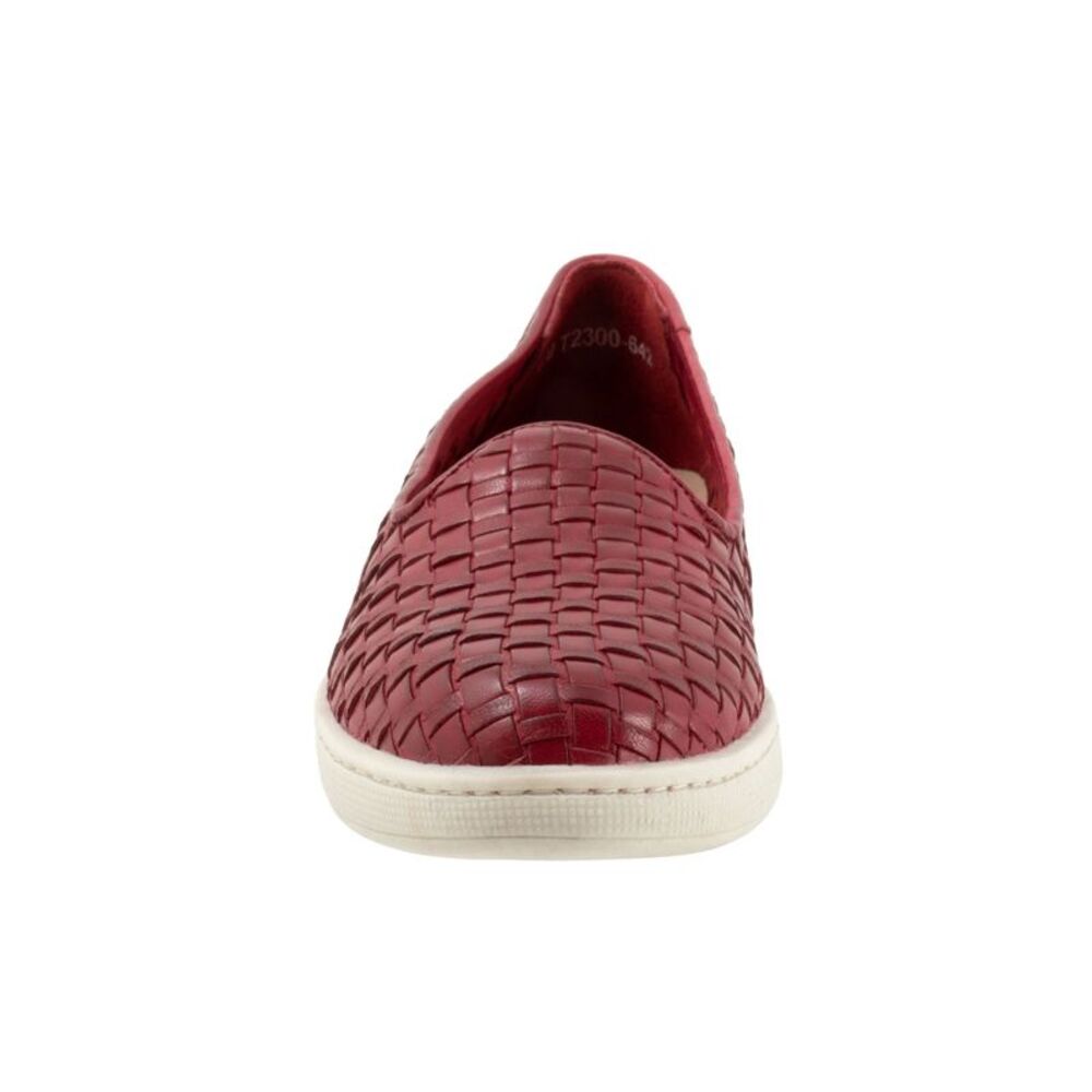 Trotters Womens Adelina Red Shoes (NWT) - Picture 3 of 7